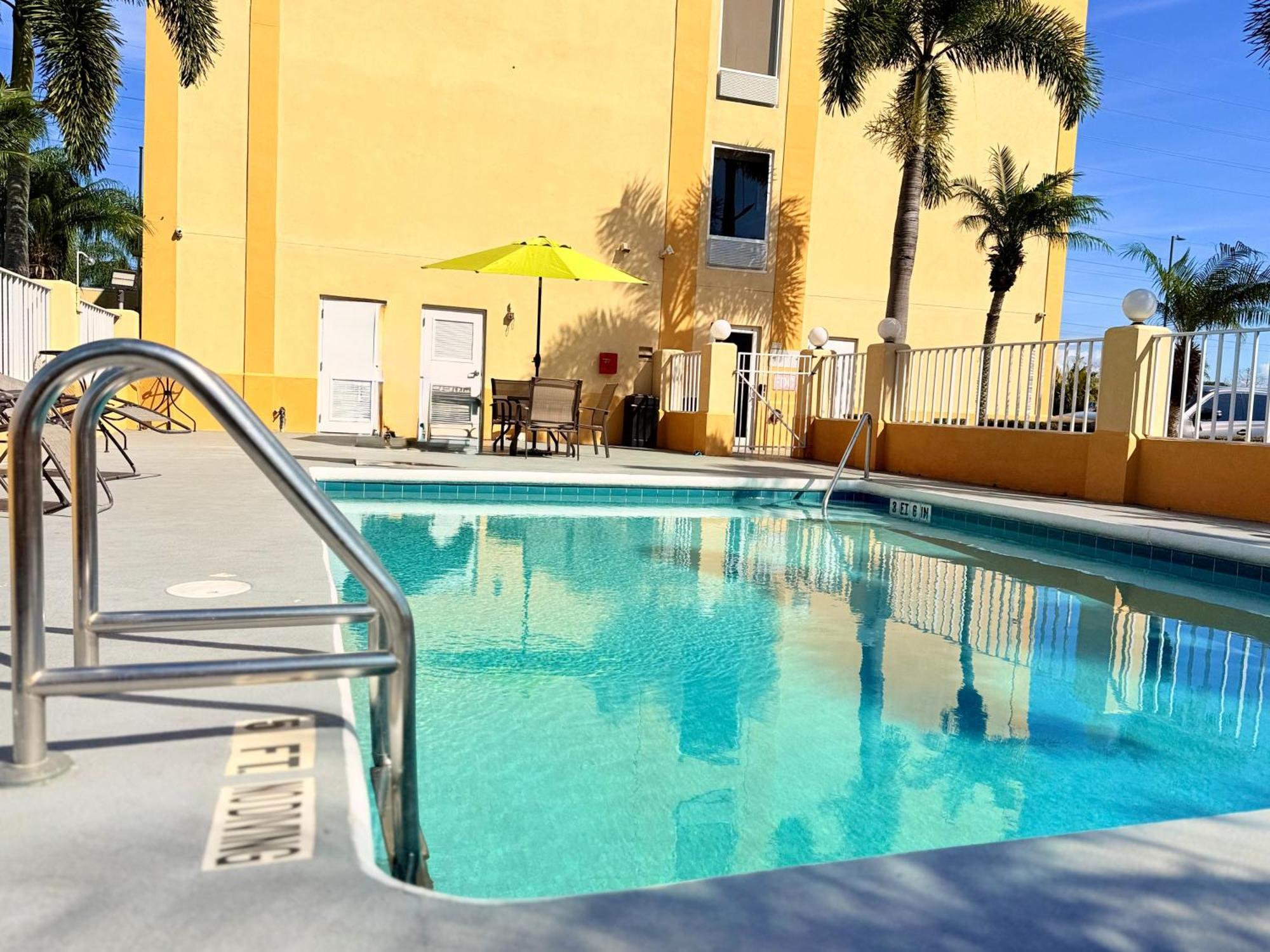 La Quinta By Wyndham Orlando Universal Area - Free Shuttle To Universal Exterior foto
