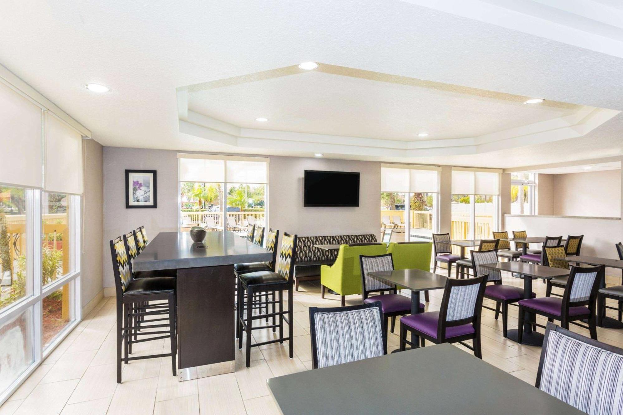 La Quinta By Wyndham Orlando Universal Area - Free Shuttle To Universal Exterior foto