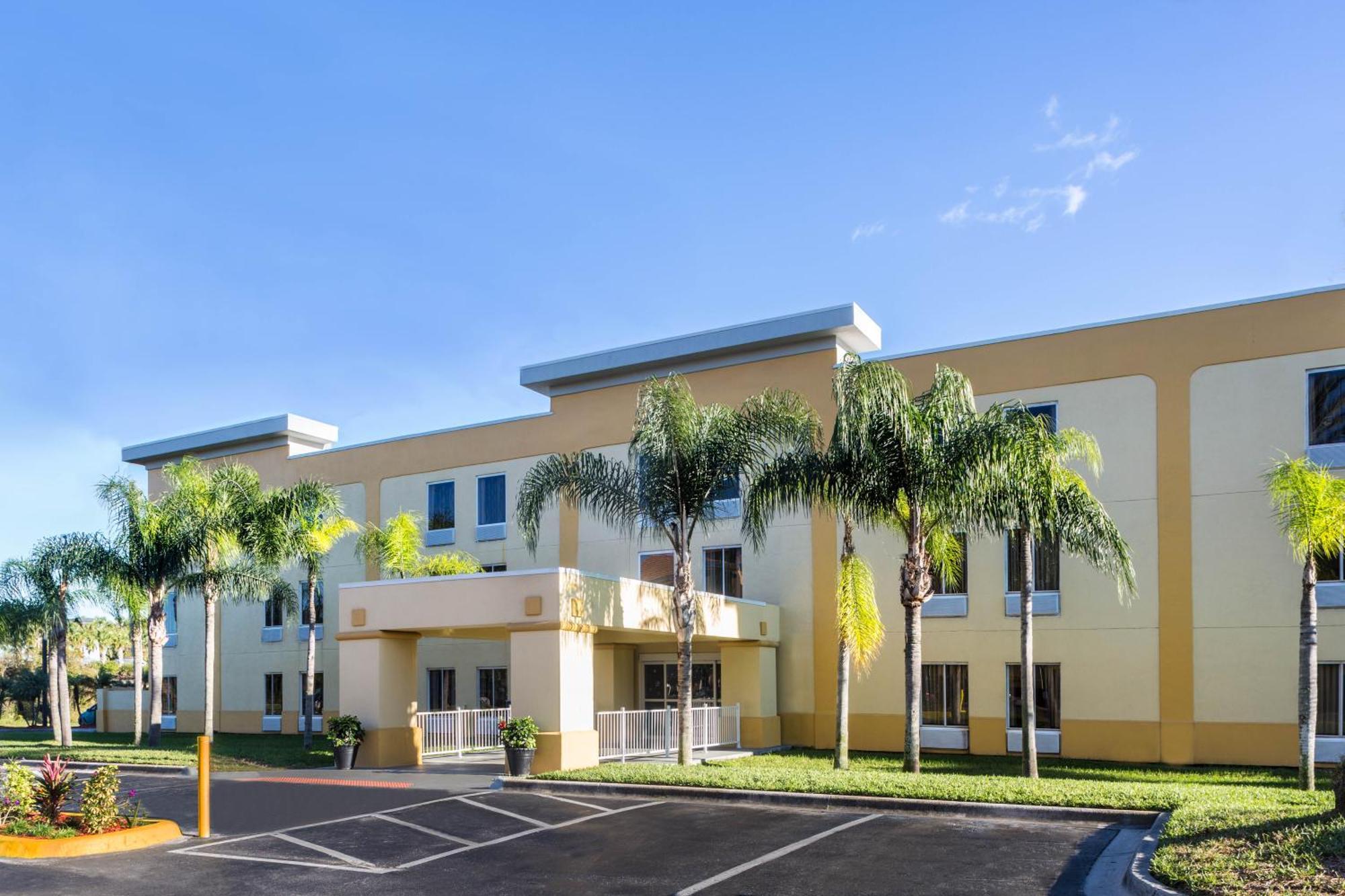 La Quinta By Wyndham Orlando Universal Area - Free Shuttle To Universal Exterior foto