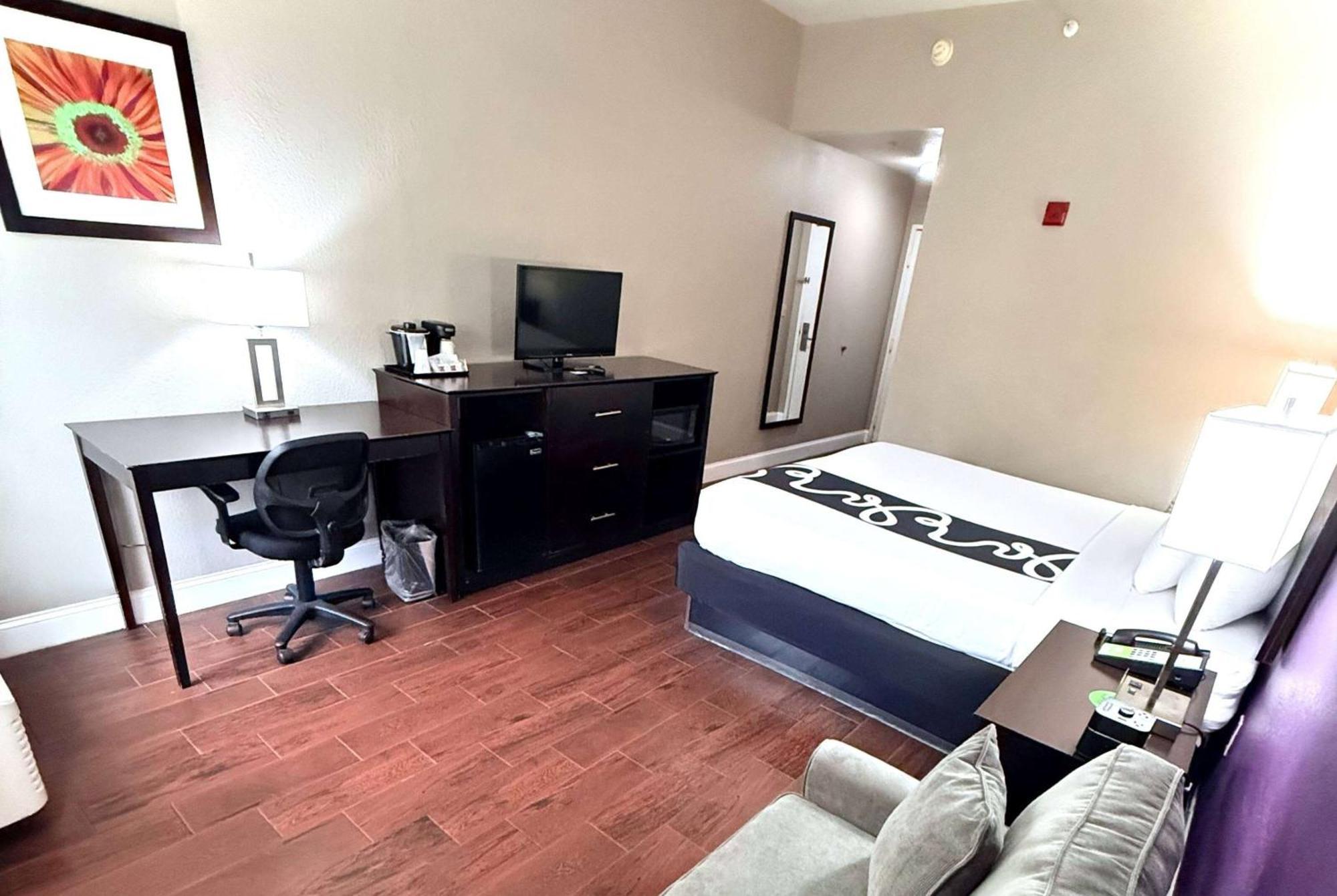La Quinta By Wyndham Orlando Universal Area - Free Shuttle To Universal Exterior foto